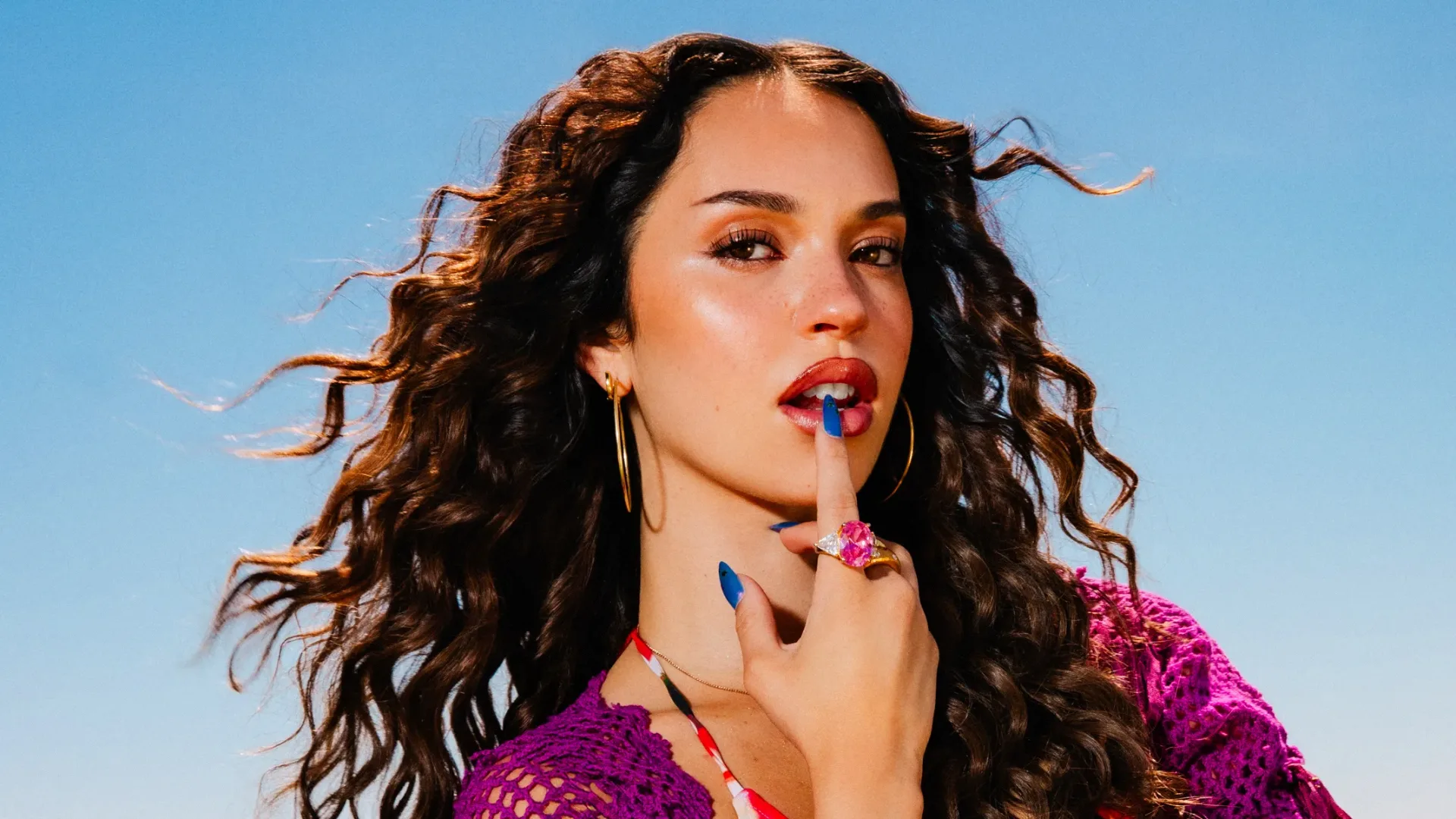 Daniela de KATSEYE sorprende con un dance break de la canción "Gabriela"